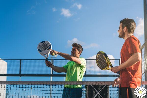 Pádel: qué es, diferencias con el tenis, cómo jugar, reglas, beneficios y contraindicaciones