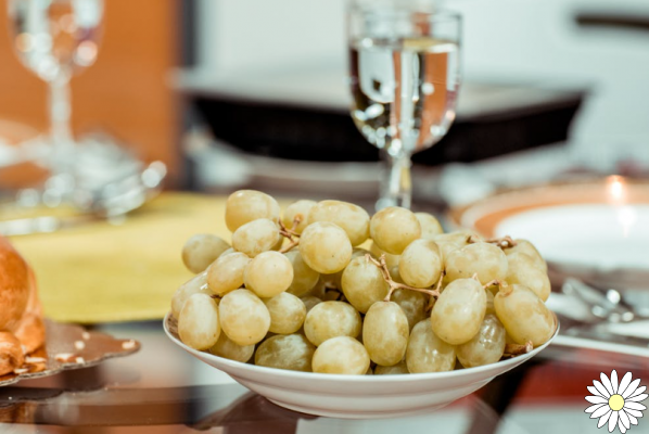 White, red, black or seedless grapes: properties, calories and what they contain