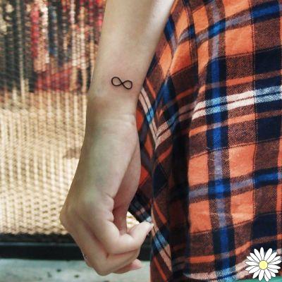Tatuagem do infinito, o símbolo da eternidade na pele: significado e 100 fotos