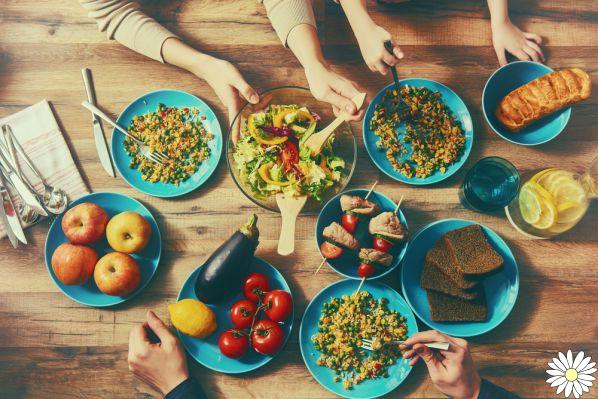 Muesli: beneficios, valores nutricionales, guía de compra y cuantos gramos comer en una dieta