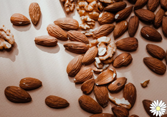 Are almonds fattening? How many can you eat every day?