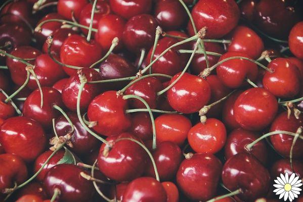 Are cherries fattening or do they help you lose weight? How many can you eat a day?