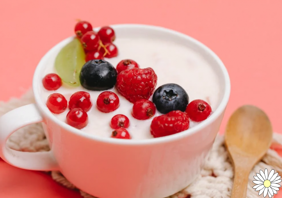 Yogur griego, bajo en lactosa y muchas propiedades: aquí tienes los beneficios y cómo hacerlo en casa