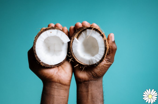 L'huile de coco extra vierge, la graisse bonne pour la santé : voici ses propriétés et ses bienfaits